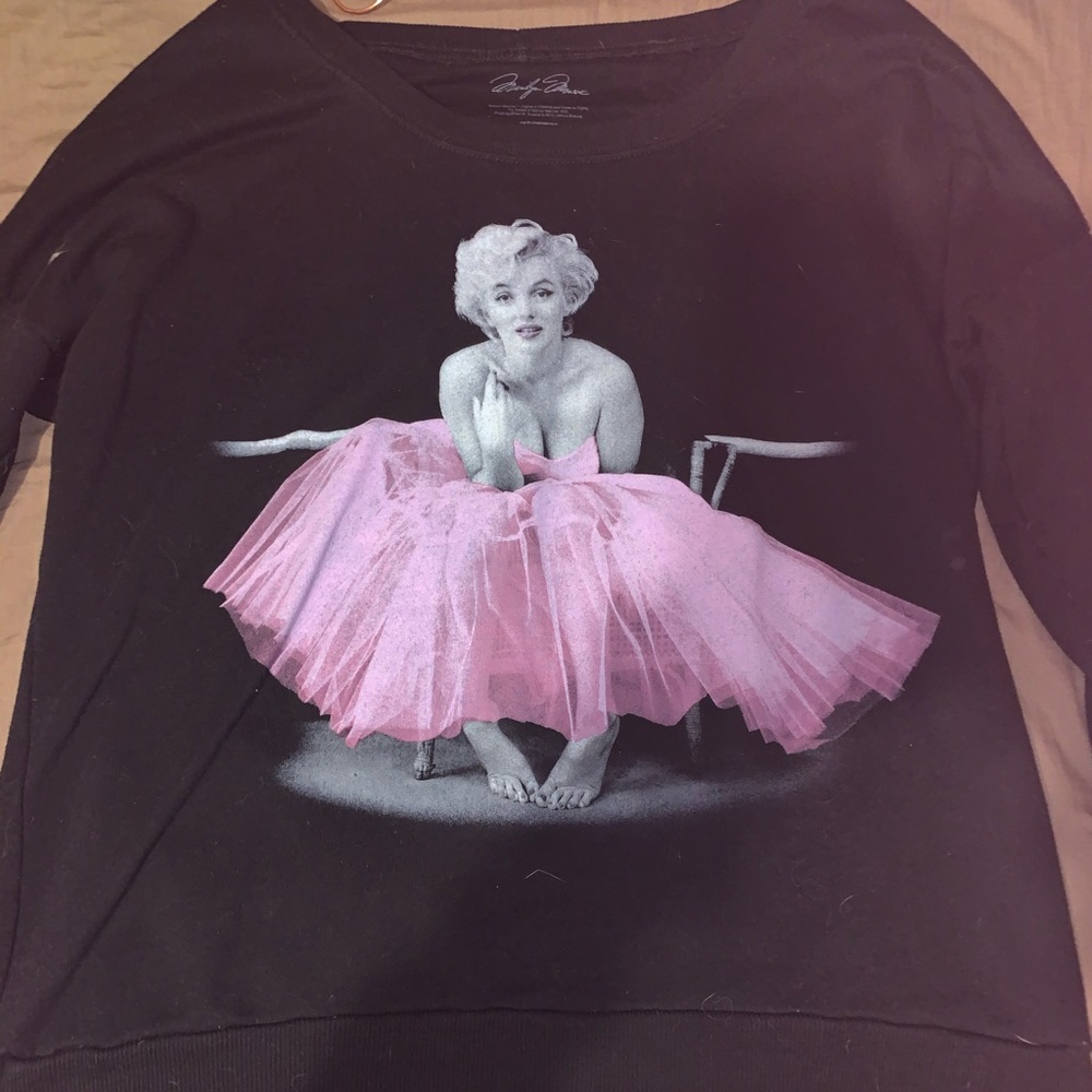 Marilyn Monroe black sweatshirt